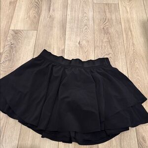 Lululemon women’s black tennis skirt size 8